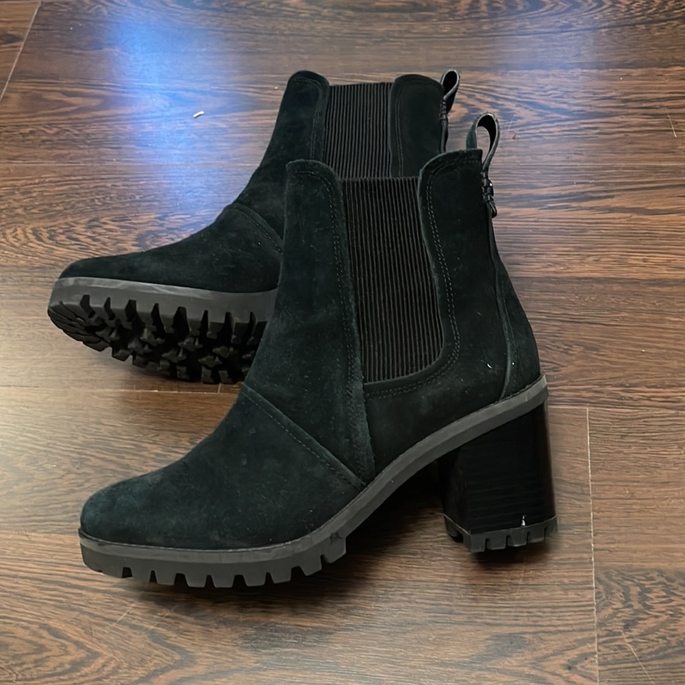 Ugg Hazel Suede Ankle Boot